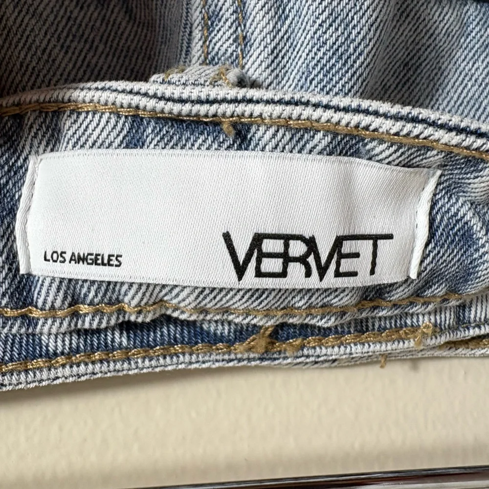 Vervet Sienna Super High Rise Distressed Denim Shorts Frayed Hem Light Wash L - Picture 10 of 10